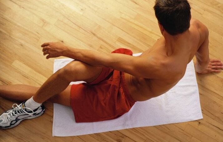 Regelbunden träning hjälper till att öka manlig styrka. 